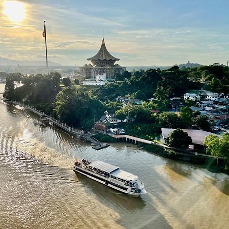 Kuching City Center Riverbank Suites With Marvelous River View Ngoại thất bức ảnh
