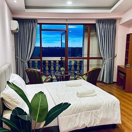Kuching City Center Riverbank Suites With Marvelous River View Ngoại thất bức ảnh