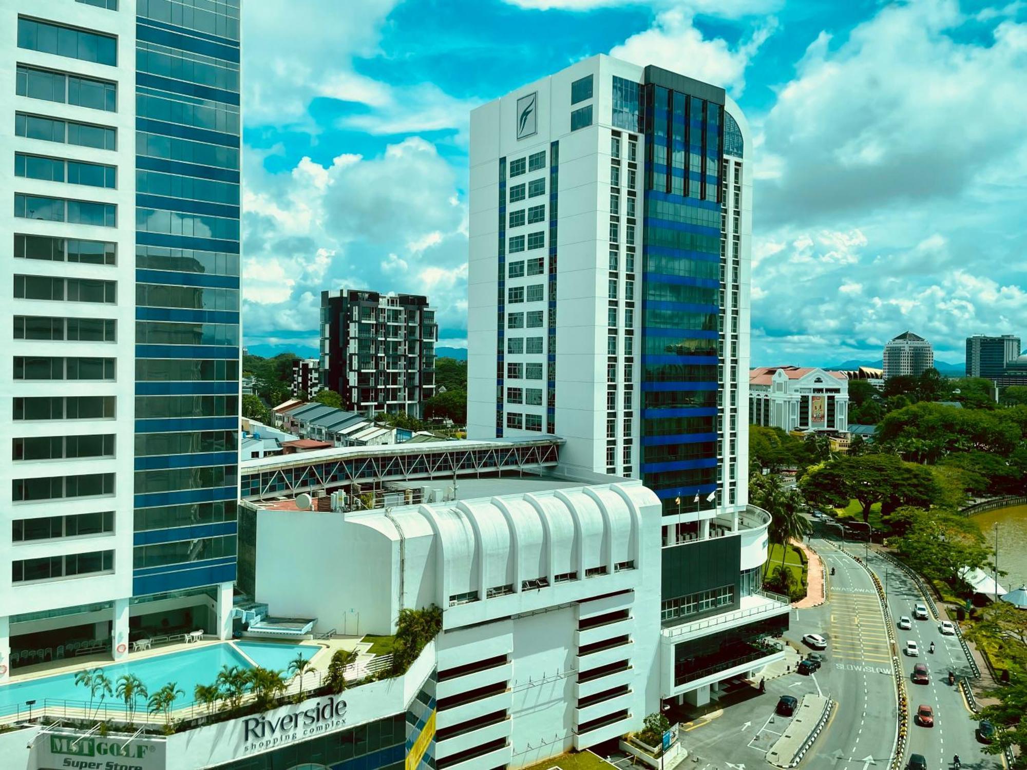 Kuching City Center Riverbank Suites With Marvelous River View Ngoại thất bức ảnh